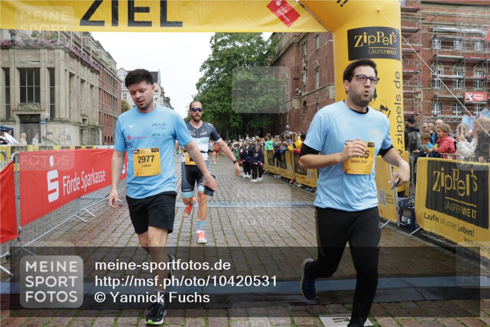 13.09.2026 - Kiel Lauf Yannick Fuchs http://msf.ph/oto/10420531 13.09.2026 09:42:26 Ziel 133, 445, 771, 1777, 2914, 2955, 2977, 3676, 5105, 5559, 6099, 6213, 6542, 6797, 10938, 11793, 12190, 570, 699, 772, 792, 2910, 3357, 3801, 5011, 5105, 5276, 5336, 5774, 6599, 6620, 7687, 8476, 8829, 9050, 11793, 12175, 12723, 142, 762, 1045, 2608, 4322, 4548, 6075, 6423, 6913, 8532, 9519, 9592, 9706, 402, 3143, 4533, 5107, 6739, 7238, 8829, 9050, 12175 meine-sportfotos.de