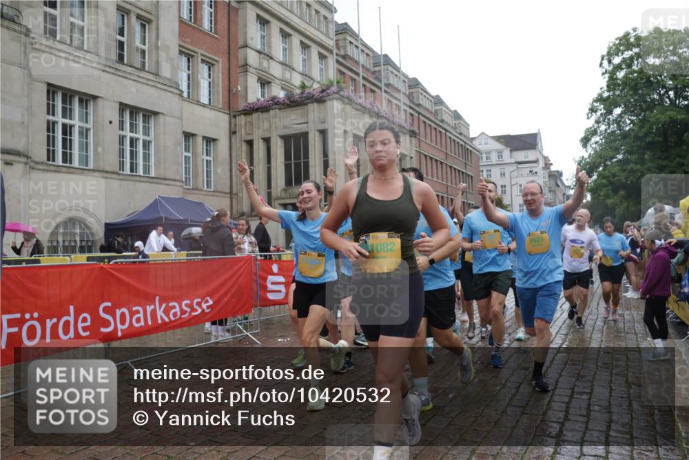 13.09.2026 - Kiel Lauf Yannick Fuchs http://msf.ph/oto/10420532 13.09.2026 10:53:00 Ziel 127, 154, 1071, 1083, 1426, 1486, 1550, 3059, 3104, 3173, 3431, 3587, 3657, 3875, 4570, 5329, 5642, 5643, 5710, 5838, 6015, 6161, 6695, 6777, 7139, 7596, 7883, 8516, 8580, 8863, 8905, 8935, 8978, 9126, 9166, 9749, 10721, 11074, 11282, 11496, 11988, 12213, 12217, 90, 158, 172, 398, 475, 626, 1433, 1471, 1472, 1473, 1474, 1531, 1535, 1634, 1812, 1837, 2069, 2089, 2293, 2442, 2735, 3050, 3054, 3452, 3514, 3582, 3778, 3853, 6201, 7017, 7883, 475 meine-sportfotos.de
