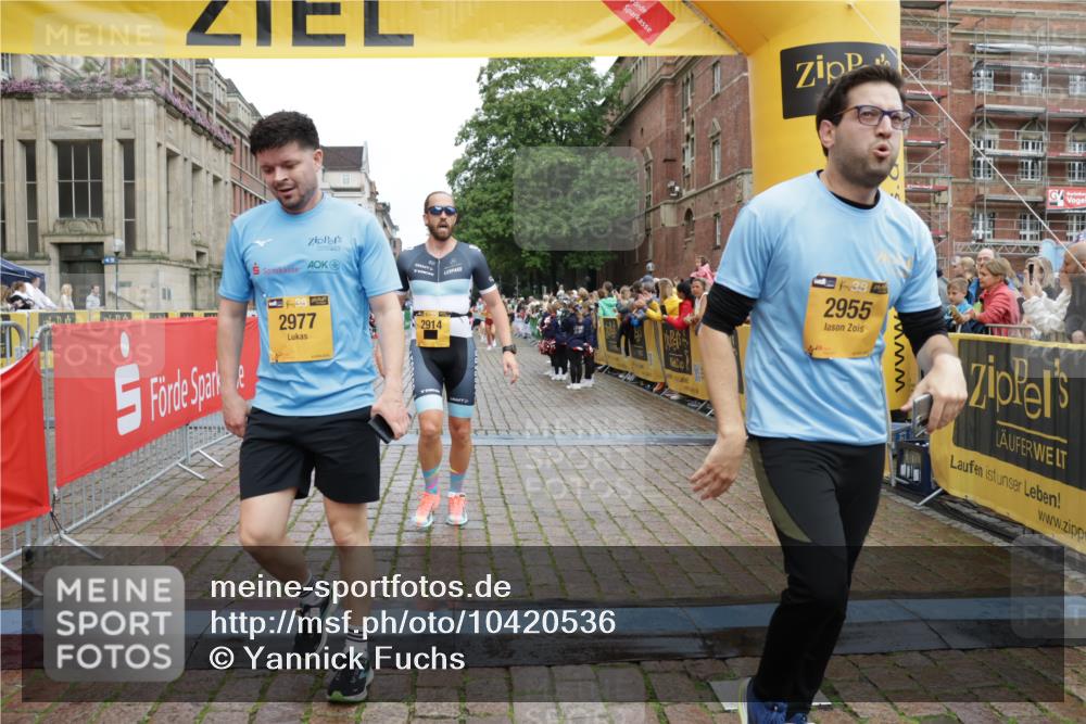 13.09.2026 - Kiel Lauf Yannick Fuchs http://msf.ph/oto/10420536 13.09.2026 09:42:26 Ziel 133, 445, 771, 1777, 2914, 2955, 2977, 3676, 5105, 5559, 6099, 6213, 6542, 6797, 10938, 11793, 12190, 570, 699, 772, 792, 2910, 3357, 3801, 5011, 5105, 5276, 5336, 5774, 6599, 6620, 7687, 8476, 8829, 9050, 11793, 12175, 12723, 142, 762, 1045, 2608, 4322, 4548, 6075, 6423, 6913, 8532, 9519, 9592, 9706, 402, 3143, 4533, 5107, 6739, 7238, 8829, 9050, 12175 meine-sportfotos.de