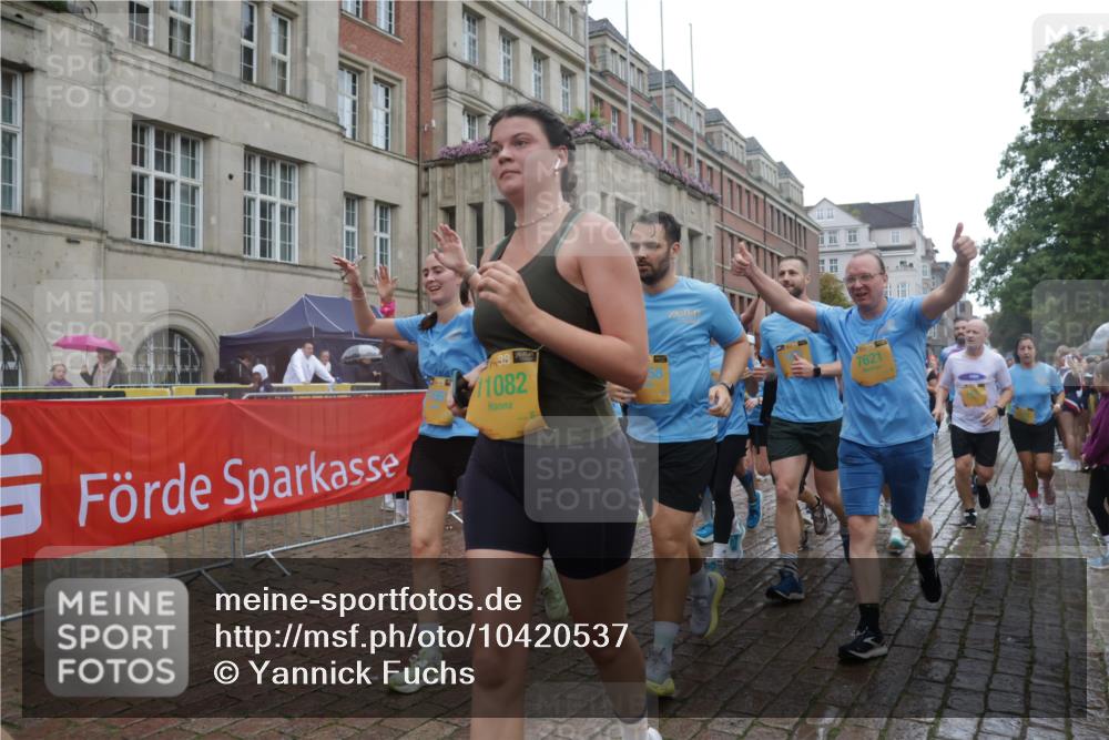 13.09.2026 - Kiel Lauf Yannick Fuchs http://msf.ph/oto/10420537 13.09.2026 10:53:00 Ziel 127, 154, 1071, 1083, 1426, 1486, 1550, 3059, 3104, 3173, 3431, 3587, 3657, 3875, 4570, 5329, 5642, 5643, 5710, 5838, 6015, 6161, 6695, 6777, 7139, 7596, 7883, 8516, 8580, 8863, 8905, 8935, 8978, 9126, 9166, 9749, 10721, 11074, 11282, 11496, 11988, 12213, 12217, 90, 158, 172, 398, 475, 626, 1433, 1471, 1472, 1473, 1474, 1531, 1535, 1634, 1812, 1837, 2069, 2089, 2293, 2442, 2735, 3050, 3054, 3452, 3514, 3582, 3778, 3853, 6201, 7017, 7883, 475 meine-sportfotos.de