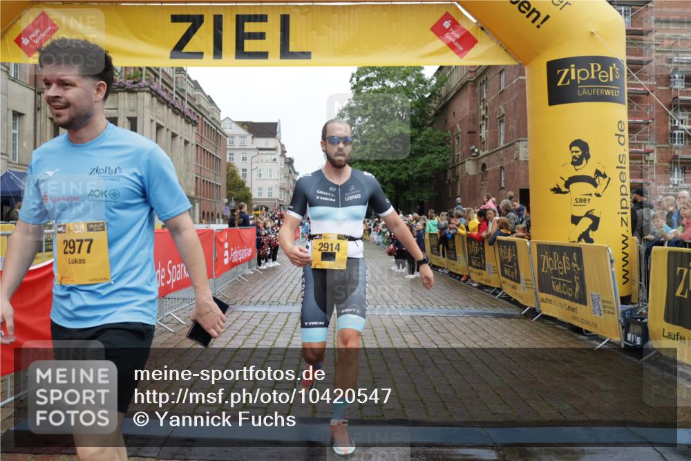 13.09.2026 - Kiel Lauf Yannick Fuchs http://msf.ph/oto/10420547 13.09.2026 09:42:27 Ziel 133, 445, 771, 1045, 1777, 2914, 2955, 2977, 3676, 4548, 5559, 6075, 6099, 6213, 6542, 6797, 10938, 12190, 570, 699, 772, 792, 2910, 3357, 3676, 3801, 5011, 5105, 5276, 5336, 5774, 6599, 6620, 7687, 8476, 8829, 9050, 11793, 12175, 12723, 142, 762, 2608, 3827, 4322, 6423, 6913, 8532, 9519, 9592, 9706, 3143, 4533, 5107, 6739, 7238, 8829, 9050, 12175 meine-sportfotos.de
