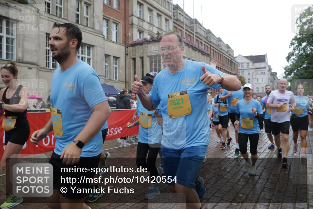 13.09.2026 - Kiel Lauf Yannick Fuchs http://msf.ph/oto/10420554 13.09.2026 10:53:01 Ziel 127, 154, 1071, 1083, 1426, 1486, 1550, 3059, 3104, 3173, 3431, 3587, 3657, 3875, 4570, 5329, 5642, 5643, 5710, 5838, 6015, 6161, 6695, 6777, 7139, 7596, 8516, 8518, 8580, 8863, 8905, 8935, 9126, 9166, 9749, 10721, 11074, 11282, 11496, 11919, 11988, 12217, 90, 158, 172, 398, 626, 1433, 1471, 1472, 1473, 1474, 1531, 1535, 1634, 1812, 1837, 2069, 2089, 2293, 2442, 2735, 3050, 3054, 3452, 3514, 3582, 3778, 3853, 4570, 6201, 7017, 7883, 475 meine-sportfotos.de