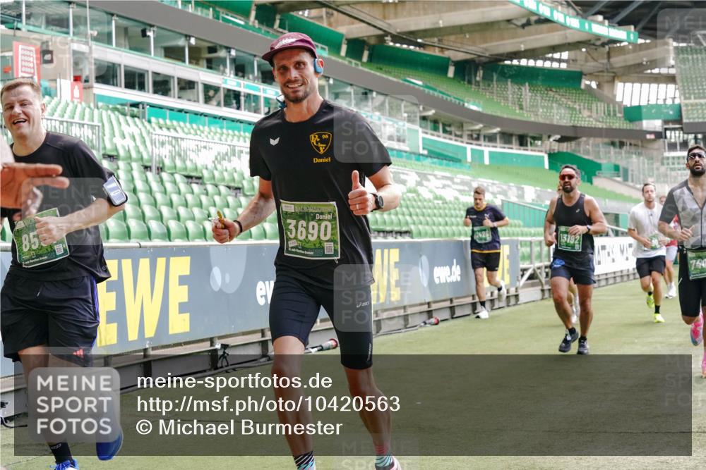 13.09.2026 - 21. swb-Marathon Bremen Michael Burmester http://msf.ph/oto/10420563 13.09.2026 12:58:52 Laufen im Stadion 141, 148, 191, 226, 232, 334, 511, 672, 745, 789, 790, 909, 972, 1080, 1119, 1166, 1191, 1199, 1281, 1516, 1535, 1642, 1647, 1752, 1881, 1931, 1933, 2046, 2210, 2289, 2343, 2367, 2371, 2397, 2423, 2425, 2570, 2577, 2771, 2806, 2807, 2827, 2885, 2899, 2903, 2953, 2961, 2979, 3015, 3021, 3098, 3120, 3124, 3138, 3148, 3182, 3186, 3190, 3233, 3319, 3338, 3435, 3516, 3531, 3534, 3560, 3652, 3655, 3685, 3690, 3695, 3866, 3933, 3934, 205 meine-sportfotos.de