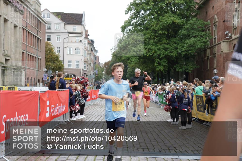 13.09.2026 - Kiel Lauf Yannick Fuchs http://msf.ph/oto/10420569 13.09.2026 09:42:28 Ziel 133, 445, 771, 1045, 1777, 2608, 2914, 2955, 2977, 4548, 5559, 6075, 6099, 6213, 6542, 6797, 6913, 10938, 12190, 133, 570, 699, 772, 792, 2910, 3357, 3676, 3801, 5011, 5105, 5276, 5336, 5774, 6599, 6620, 6797, 7687, 8476, 8829, 9050, 11793, 12723, 142, 762, 3827, 4322, 6423, 8532, 9519, 9592, 9706, 11721, 3143, 4533, 5107, 6739, 7238, 8829, 9050, 12175 meine-sportfotos.de