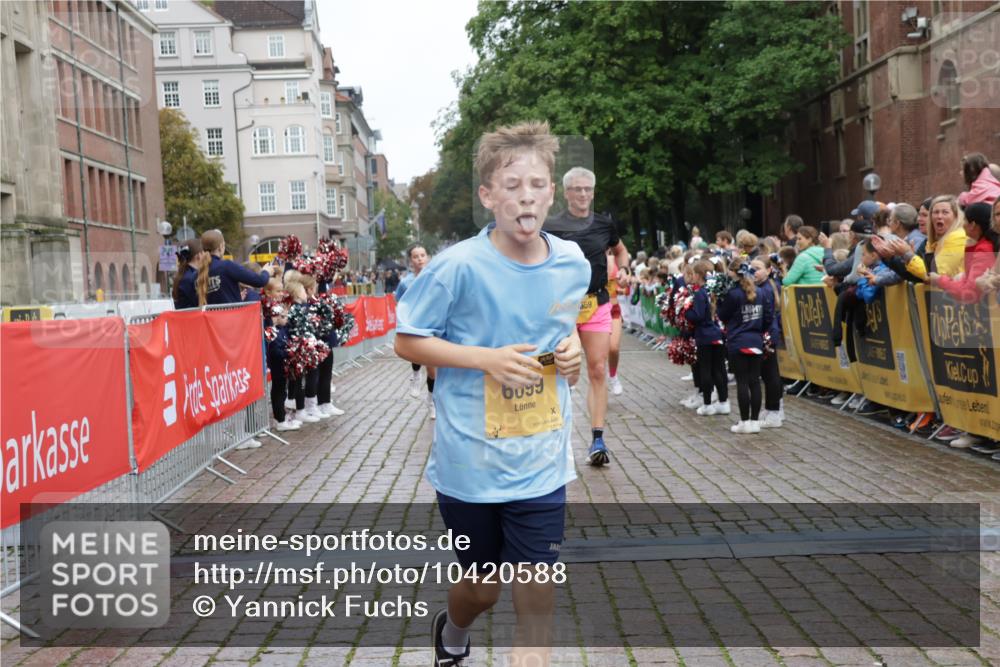 13.09.2026 - Kiel Lauf Yannick Fuchs http://msf.ph/oto/10420588 13.09.2026 09:42:29 Ziel 445, 771, 1045, 1777, 2608, 2914, 2955, 2977, 4548, 5559, 6075, 6099, 6213, 6423, 6542, 6913, 10938, 12190, 133, 570, 699, 772, 792, 2910, 3357, 3676, 3801, 5011, 5105, 5276, 5336, 5774, 6599, 6620, 6797, 7687, 8476, 8829, 9050, 10938, 11793, 12723, 142, 762, 3827, 4322, 8532, 8870, 9519, 9592, 9706, 11721, 772, 3143, 4533, 5107, 6739, 7238, 8829, 9050, 12175 meine-sportfotos.de