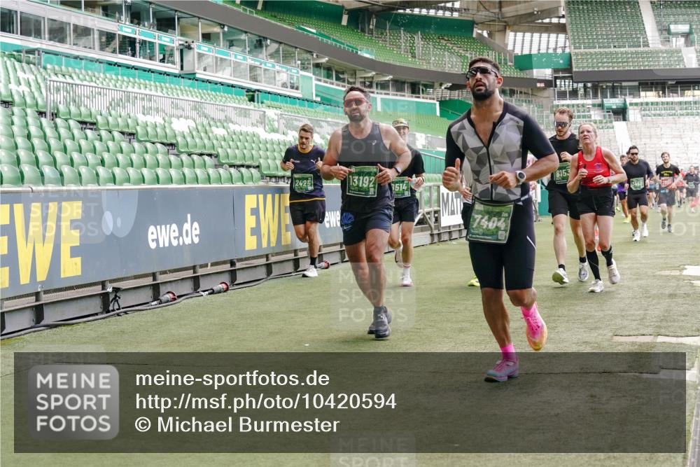 13.09.2026 - 21. swb-Marathon Bremen Michael Burmester http://msf.ph/oto/10420594 13.09.2026 12:58:53 Laufen im Stadion 141, 148, 191, 226, 232, 334, 511, 672, 745, 789, 790, 909, 972, 1080, 1119, 1166, 1191, 1199, 1281, 1516, 1535, 1642, 1647, 1752, 1881, 1931, 1933, 2046, 2210, 2289, 2343, 2367, 2371, 2397, 2423, 2425, 2570, 2577, 2771, 2806, 2807, 2827, 2885, 2899, 2903, 2953, 2961, 2979, 3015, 3021, 3098, 3120, 3124, 3138, 3148, 3182, 3186, 3190, 3233, 3319, 3338, 3435, 3516, 3531, 3534, 3560, 3652, 3655, 3685, 3690, 3695, 3866, 3933, 3934, 205 meine-sportfotos.de
