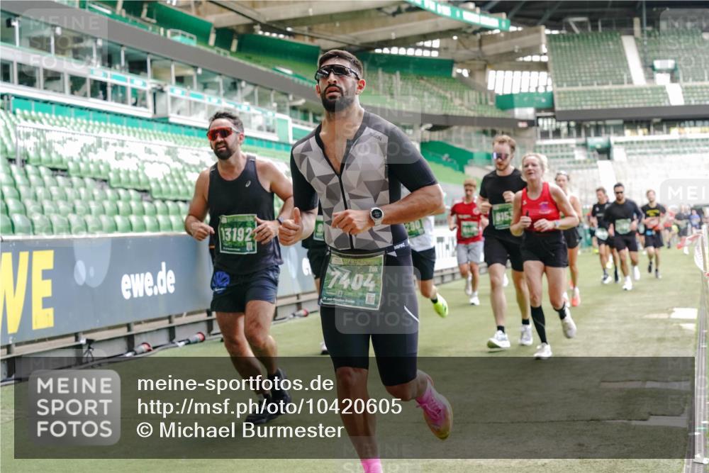 13.09.2026 - 21. swb-Marathon Bremen Michael Burmester http://msf.ph/oto/10420605 13.09.2026 12:58:54 Laufen im Stadion 141, 148, 191, 226, 232, 334, 511, 672, 745, 789, 790, 909, 972, 1080, 1119, 1166, 1191, 1199, 1281, 1516, 1535, 1642, 1647, 1752, 1881, 1931, 1933, 2046, 2210, 2289, 2343, 2367, 2371, 2397, 2423, 2425, 2570, 2577, 2771, 2806, 2807, 2827, 2885, 2899, 2903, 2953, 2961, 2979, 3015, 3021, 3098, 3120, 3124, 3138, 3148, 3182, 3186, 3190, 3233, 3319, 3338, 3435, 3516, 3531, 3534, 3560, 3652, 3655, 3685, 3690, 3695, 3866, 3933, 3934, 205 meine-sportfotos.de