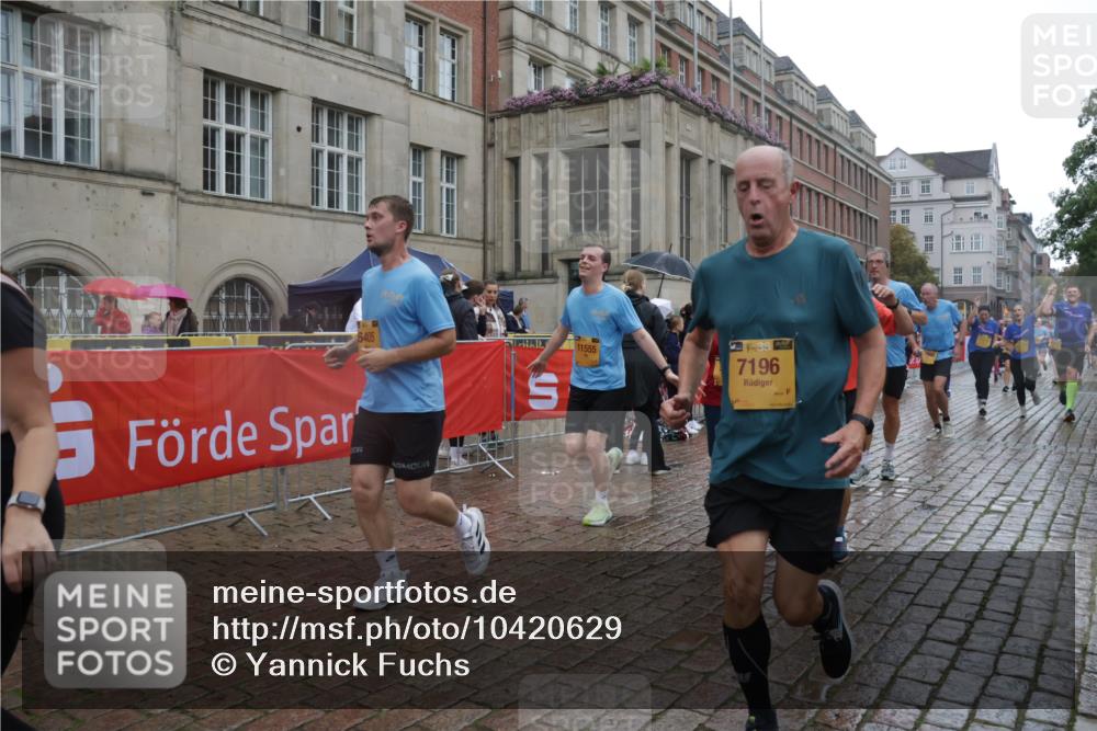 13.09.2026 - Kiel Lauf Yannick Fuchs http://msf.ph/oto/10420629 13.09.2026 10:53:05 Ziel 127, 1071, 1486, 3104, 3173, 3500, 3587, 3657, 5642, 5643, 5710, 5924, 6015, 6055, 6104, 6161, 6374, 6695, 6777, 7139, 7596, 7869, 8483, 8516, 8518, 8863, 8905, 9126, 9166, 9749, 10721, 11074, 11282, 11496, 11919, 11988, 12217, 12405, 90, 154, 158, 172, 398, 1083, 1426, 1433, 1474, 1535, 1550, 1634, 1812, 1837, 2069, 2089, 2735, 3050, 3054, 3059, 3431, 3452, 3514, 3778, 3853, 3875, 4570, 5329, 5710, 5838, 6201, 7017, 7883, 8580, 8935, 475 meine-sportfotos.de