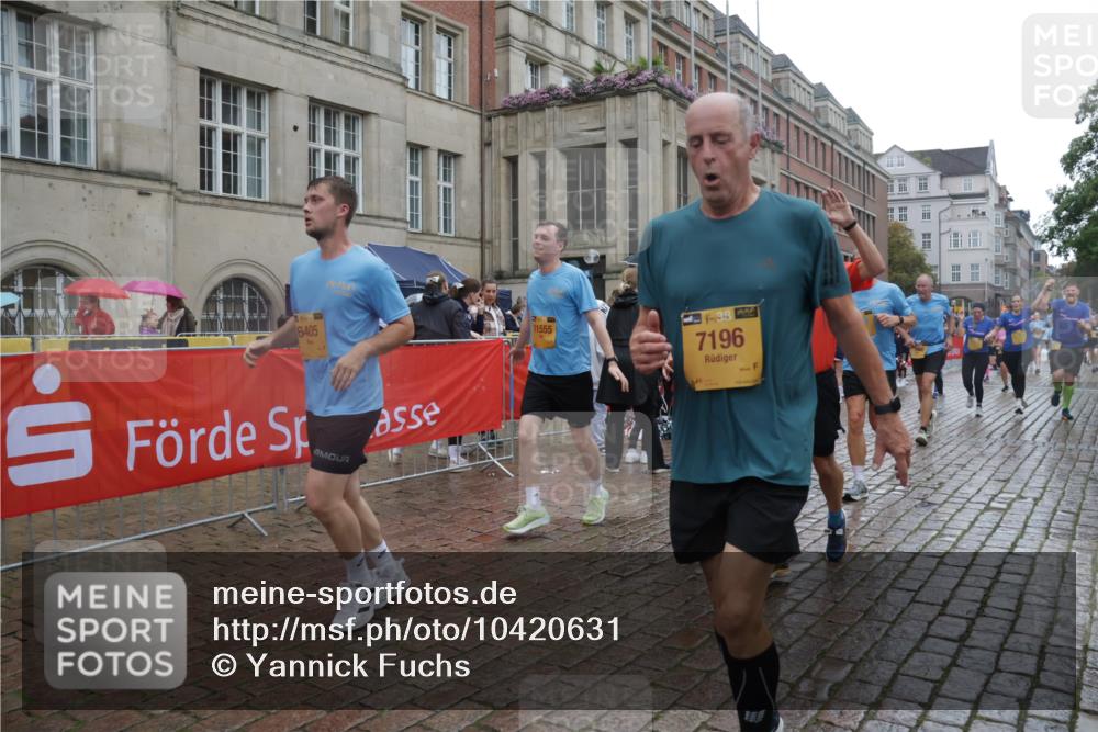 13.09.2026 - Kiel Lauf Yannick Fuchs http://msf.ph/oto/10420631 13.09.2026 10:53:05 Ziel 127, 1071, 1486, 3104, 3173, 3500, 3587, 3657, 5642, 5643, 5710, 5924, 6015, 6055, 6104, 6161, 6374, 6695, 6777, 7139, 7596, 7869, 8483, 8516, 8518, 8863, 8905, 9126, 9166, 9749, 10721, 11074, 11282, 11496, 11919, 11988, 12217, 12405, 90, 154, 158, 172, 398, 1083, 1426, 1433, 1474, 1535, 1550, 1634, 1812, 1837, 2069, 2089, 2735, 3050, 3054, 3059, 3431, 3452, 3514, 3778, 3853, 3875, 4570, 5329, 5710, 5838, 6201, 7017, 7883, 8580, 8935, 475 meine-sportfotos.de
