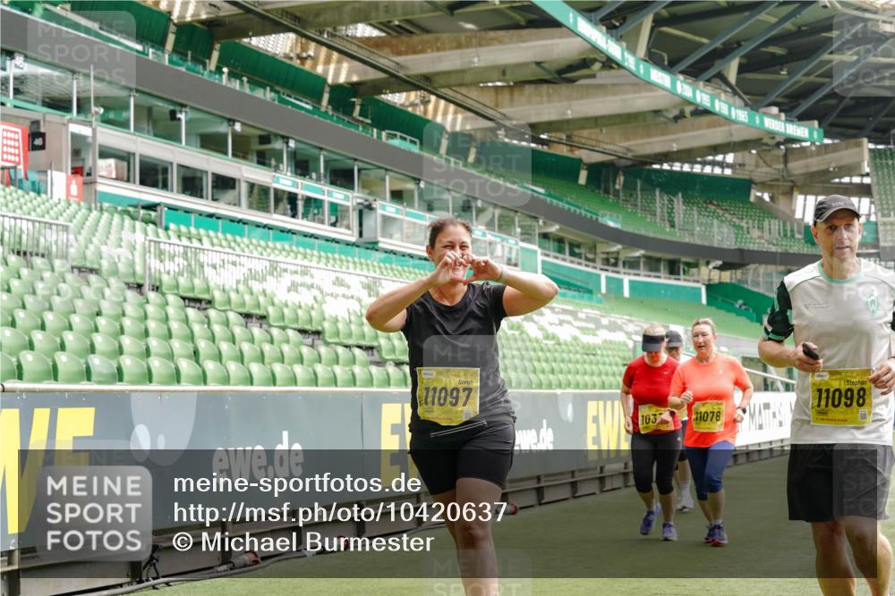 13.09.2026 - 21. swb-Marathon Bremen Michael Burmester http://msf.ph/oto/10420637 13.09.2026 10:44:22 Laufen im Stadion 10002, 10004, 10005, 10176, 10191, 10192, 10271, 10295, 10325, 10335, 10402, 10459, 10474, 10513, 10572, 10605, 10606, 10629, 10679, 10713, 10756, 10779, 10882, 10899, 10900, 10979, 10997, 10999, 11081, 11217, 11233, 11264, 11274, 11307, 11333, 11337, 11355, 11385, 11408, 11448, 11456, 11461, 11482, 11495, 11629, 11808, 11932, 11943, 12057, 12151, 12226, 12311, 12321, 12334 meine-sportfotos.de