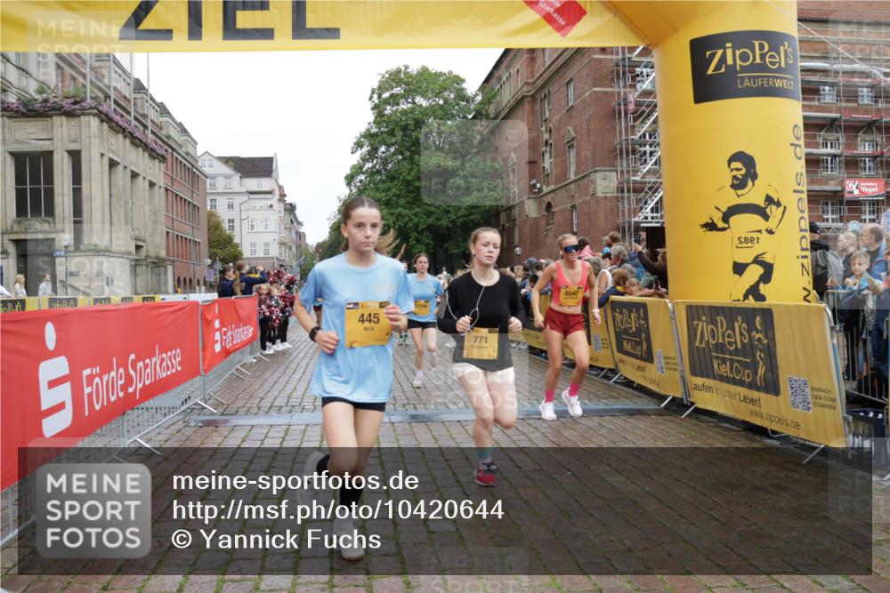 13.09.2026 - Kiel Lauf Yannick Fuchs http://msf.ph/oto/10420644 13.09.2026 09:42:32 Ziel 445, 771, 1045, 1777, 2608, 2914, 4548, 5559, 6075, 6099, 6213, 6423, 6542, 6913, 9706, 12190, 133, 570, 699, 772, 792, 2910, 2914, 2955, 2977, 3357, 3676, 3801, 5011, 5105, 5276, 5336, 5774, 6599, 6620, 6797, 7687, 8476, 10938, 11793, 12723, 142, 762, 3827, 4322, 8532, 8870, 9311, 9519, 9592, 9629, 11721, 12678, 699, 772, 3801, 5107, 7238, 8829, 9050, 12175 meine-sportfotos.de