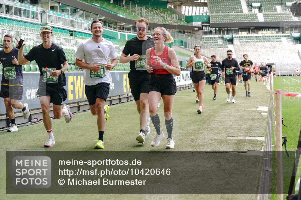 13.09.2026 - 21. swb-Marathon Bremen Michael Burmester http://msf.ph/oto/10420646 13.09.2026 12:58:55 Laufen im Stadion 141, 148, 191, 226, 232, 334, 511, 672, 745, 789, 790, 909, 972, 1080, 1119, 1166, 1191, 1199, 1281, 1516, 1535, 1642, 1647, 1752, 1881, 1931, 1933, 2046, 2210, 2289, 2343, 2367, 2371, 2397, 2423, 2425, 2570, 2577, 2771, 2806, 2807, 2827, 2885, 2899, 2903, 2953, 2961, 2979, 3015, 3021, 3098, 3120, 3124, 3138, 3148, 3182, 3186, 3190, 3233, 3319, 3338, 3435, 3516, 3531, 3534, 3560, 3652, 3655, 3685, 3690, 3695, 3866, 3933, 3934, 205 meine-sportfotos.de