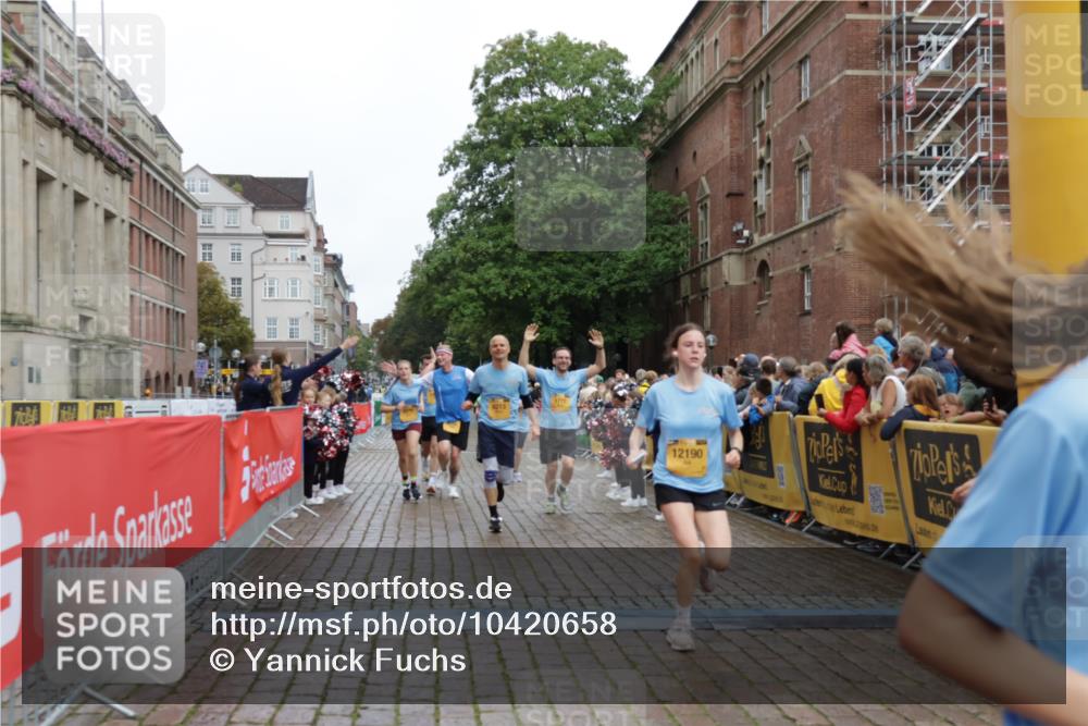 13.09.2026 - Kiel Lauf Yannick Fuchs http://msf.ph/oto/10420658 13.09.2026 09:42:32 Ziel 445, 771, 1045, 1777, 2608, 2914, 4548, 5559, 6075, 6099, 6213, 6423, 6542, 6913, 9706, 12190, 133, 570, 699, 772, 792, 2910, 2914, 2955, 2977, 3357, 3676, 3801, 5011, 5105, 5276, 5336, 5774, 6599, 6620, 6797, 7687, 8476, 10938, 11793, 12723, 142, 762, 3827, 4322, 8532, 8870, 9311, 9519, 9592, 9629, 11721, 12678, 699, 772, 3801, 5107, 7238, 8829, 9050, 12175 meine-sportfotos.de