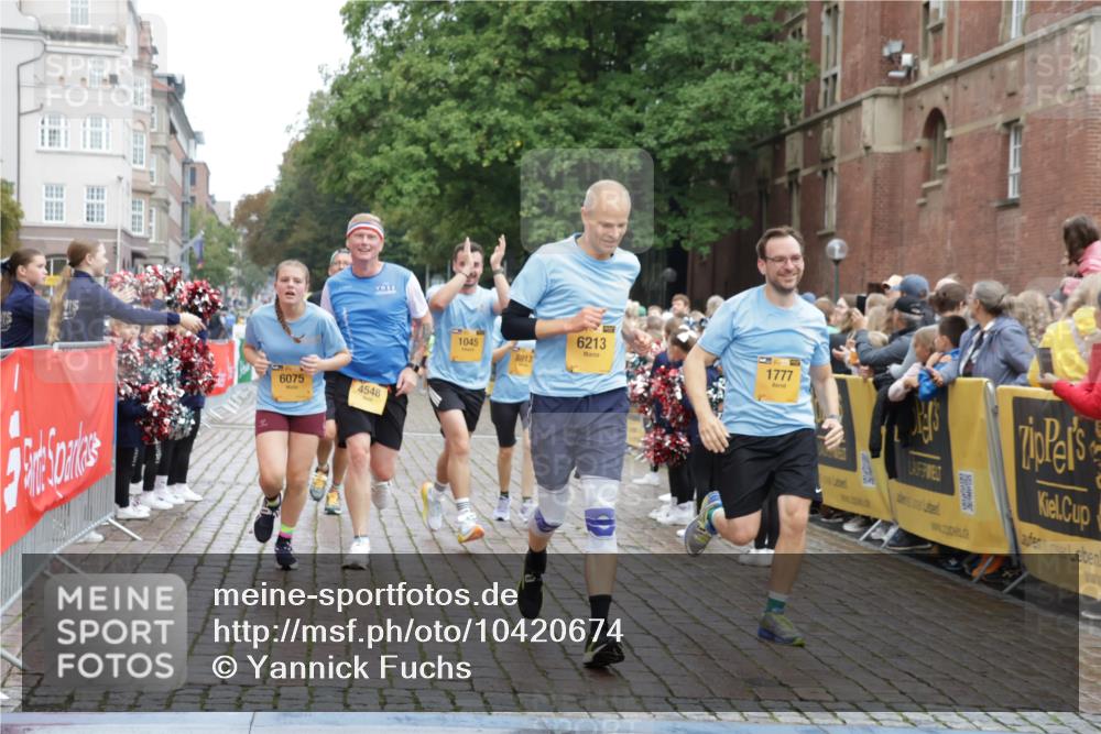 13.09.2026 - Kiel Lauf Yannick Fuchs http://msf.ph/oto/10420674 13.09.2026 09:42:33 Ziel 445, 771, 1045, 1777, 2608, 4548, 5559, 6075, 6099, 6213, 6423, 6542, 6913, 9706, 12190, 133, 570, 699, 792, 2910, 2914, 2955, 2977, 3357, 3676, 3801, 5011, 5105, 5276, 5336, 5774, 6599, 6620, 6797, 7687, 8476, 10938, 11793, 12723, 142, 762, 3827, 3849, 4322, 8532, 8870, 9311, 9519, 9592, 9629, 11721, 12678, 699, 772, 3801, 8829, 9050, 12175 meine-sportfotos.de