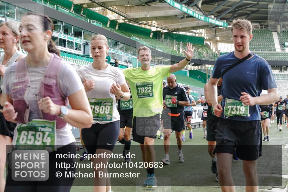 13.09.2026 - 21. swb-Marathon Bremen Michael Burmester http://msf.ph/oto/10420683 13.09.2026 13:21:44 Laufen im Stadion 128, 258, 343, 351, 423, 441, 601, 620, 704, 782, 851, 1060, 1094, 1157, 1158, 1177, 1316, 1344, 1417, 1439, 1518, 1657, 1669, 1676, 1697, 1729, 1808, 1846, 1883, 2010, 2064, 2139, 2201, 2258, 2278, 2290, 2349, 2394, 2395, 2414, 2417, 2437, 2501, 2519, 2551, 2588, 2619, 2632, 2652, 2660, 2685, 2711, 2736, 2793, 2828, 2886, 2954, 2964, 2995, 3004, 3010, 3017, 3018, 3022, 3034, 3035, 3036, 3037, 3070, 3074, 3102, 3139, 3144, 3225, 3351, 3682, 3784, 4020, 1506 meine-sportfotos.de