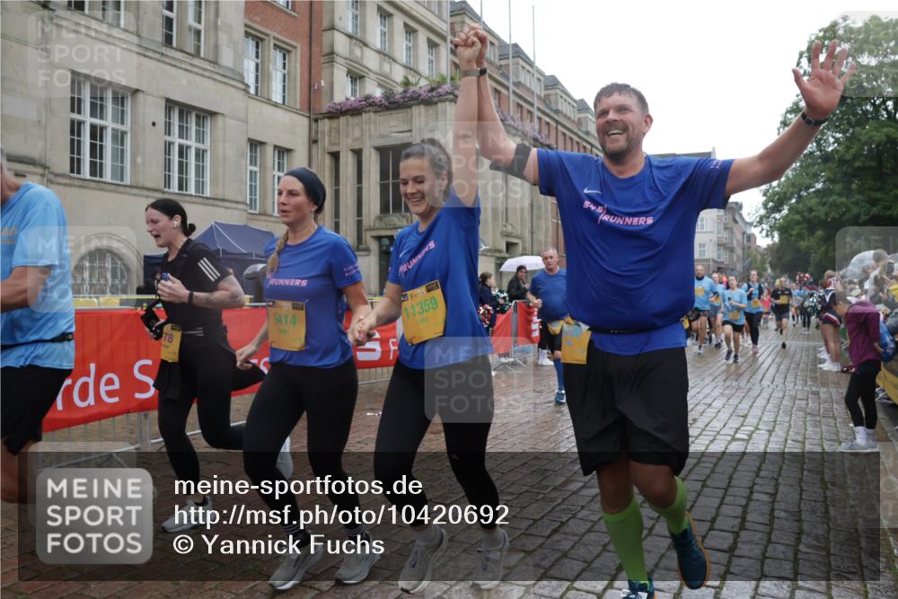 13.09.2026 - Kiel Lauf Yannick Fuchs http://msf.ph/oto/10420692 13.09.2026 10:53:08 Ziel 127, 1071, 3104, 3153, 3173, 3500, 3587, 3657, 4196, 5642, 5643, 5924, 6015, 6055, 6104, 6161, 6374, 6695, 6777, 7139, 7869, 8483, 8518, 8905, 9126, 9749, 10721, 11074, 11919, 11988, 12217, 12405, 12844, 154, 158, 172, 398, 1083, 1426, 1433, 1474, 1486, 1535, 1550, 1634, 1812, 1837, 2069, 2089, 2735, 3050, 3054, 3059, 3431, 3452, 3514, 3657, 3778, 3853, 3875, 4570, 5329, 5710, 5838, 6161, 6201, 6777, 7017, 7596, 7883, 8516, 8580, 8863, 8905, 8935 meine-sportfotos.de