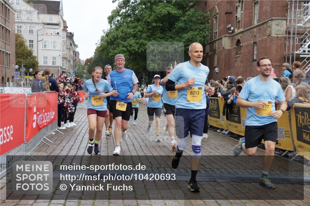 13.09.2026 - Kiel Lauf Yannick Fuchs http://msf.ph/oto/10420693 13.09.2026 09:42:34 Ziel 142, 445, 771, 1045, 1777, 2608, 4548, 5559, 6075, 6099, 6213, 6423, 6542, 6913, 8532, 9706, 12190, 133, 570, 699, 792, 2910, 2914, 2955, 2977, 3357, 3676, 3801, 5011, 5105, 5276, 5336, 5774, 6599, 6620, 6797, 7687, 8476, 10938, 11793, 12723, 762, 3827, 3849, 4322, 7874, 8870, 9311, 9519, 9592, 9629, 11721, 12678, 699, 772, 2910, 3801, 8829, 9050, 12175 meine-sportfotos.de