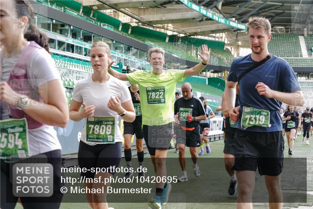 13.09.2026 - 21. swb-Marathon Bremen Michael Burmester http://msf.ph/oto/10420695 13.09.2026 13:21:44 Laufen im Stadion 128, 258, 343, 351, 423, 441, 601, 620, 704, 782, 851, 1060, 1094, 1157, 1158, 1177, 1316, 1344, 1417, 1439, 1518, 1657, 1669, 1676, 1697, 1729, 1808, 1846, 1883, 2010, 2064, 2139, 2201, 2258, 2278, 2290, 2349, 2394, 2395, 2414, 2417, 2437, 2501, 2519, 2551, 2588, 2619, 2632, 2652, 2660, 2685, 2711, 2736, 2793, 2828, 2886, 2954, 2964, 2995, 3004, 3010, 3017, 3018, 3022, 3034, 3035, 3036, 3037, 3070, 3074, 3102, 3139, 3144, 3225, 3351, 3682, 3784, 4020, 1506 meine-sportfotos.de
