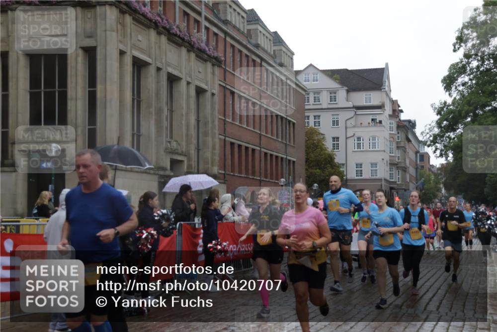 13.09.2026 - Kiel Lauf Yannick Fuchs http://msf.ph/oto/10420707 13.09.2026 10:53:09 Ziel 127, 1071, 3104, 3153, 3173, 3500, 3587, 4196, 5642, 5643, 5924, 6015, 6055, 6104, 6181, 6374, 6695, 7139, 7869, 8422, 8483, 8518, 9749, 10721, 11074, 11097, 11919, 11988, 12217, 12405, 12844, 154, 158, 172, 398, 1071, 1083, 1426, 1433, 1474, 1486, 1535, 1550, 1634, 1812, 1837, 2069, 2089, 2735, 3050, 3054, 3059, 3431, 3452, 3514, 3587, 3657, 3778, 3853, 3875, 4570, 5329, 5642, 5643, 5710, 5838, 6015, 6161, 6201, 6695, 6777, 7017, 7596, 7883, 8516, 8580, 8863, 8905, 8935 meine-sportfotos.de