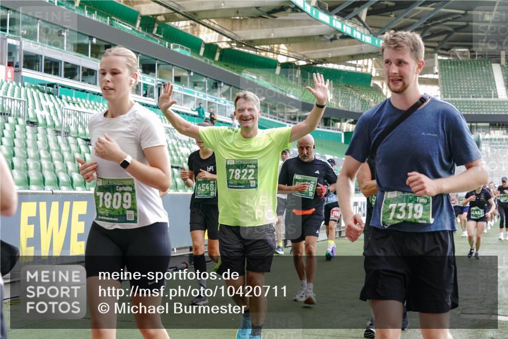 13.09.2026 - 21. swb-Marathon Bremen Michael Burmester http://msf.ph/oto/10420711 13.09.2026 13:21:45 Laufen im Stadion 128, 258, 343, 351, 423, 441, 601, 620, 704, 782, 851, 1060, 1094, 1157, 1158, 1177, 1316, 1344, 1417, 1439, 1518, 1657, 1669, 1676, 1697, 1729, 1808, 1846, 1883, 2010, 2064, 2139, 2201, 2258, 2278, 2290, 2349, 2394, 2395, 2414, 2417, 2437, 2501, 2519, 2551, 2588, 2619, 2632, 2652, 2660, 2685, 2711, 2736, 2793, 2828, 2886, 2954, 2964, 2995, 3004, 3010, 3017, 3018, 3022, 3034, 3035, 3036, 3037, 3070, 3074, 3102, 3139, 3144, 3225, 3351, 3682, 3784, 4020, 1506 meine-sportfotos.de