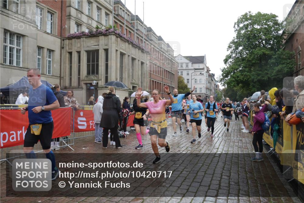 13.09.2026 - Kiel Lauf Yannick Fuchs http://msf.ph/oto/10420717 13.09.2026 10:53:10 Ziel 127, 373, 3104, 3153, 3173, 3500, 4196, 5691, 5924, 6055, 6104, 6181, 6374, 7139, 7869, 8422, 8483, 8518, 9749, 10721, 11074, 11097, 11919, 11988, 12217, 12405, 12844, 154, 158, 172, 398, 1071, 1083, 1426, 1433, 1474, 1486, 1535, 1550, 1634, 1812, 1837, 2069, 2089, 2735, 3050, 3054, 3059, 3431, 3452, 3514, 3587, 3657, 3853, 3875, 4570, 5329, 5642, 5643, 5710, 5838, 6015, 6161, 6201, 6695, 6777, 7017, 7596, 7883, 8516, 8580, 8863, 8905, 8935, 9749, 10721 meine-sportfotos.de