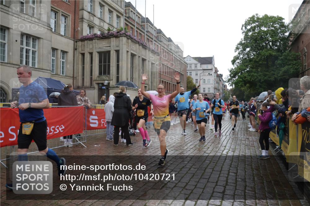 13.09.2026 - Kiel Lauf Yannick Fuchs http://msf.ph/oto/10420721 13.09.2026 10:53:10 Ziel 127, 373, 3104, 3153, 3173, 3500, 4196, 5691, 5924, 6055, 6104, 6181, 6374, 7139, 7869, 8422, 8483, 8518, 9749, 10721, 11074, 11097, 11919, 11988, 12217, 12405, 12844, 154, 158, 172, 398, 1071, 1083, 1426, 1433, 1474, 1486, 1535, 1550, 1634, 1812, 1837, 2069, 2089, 2735, 3050, 3054, 3059, 3431, 3452, 3514, 3587, 3657, 3853, 3875, 4570, 5329, 5642, 5643, 5710, 5838, 6015, 6161, 6201, 6695, 6777, 7017, 7596, 7883, 8516, 8580, 8863, 8905, 8935, 9749, 10721 meine-sportfotos.de