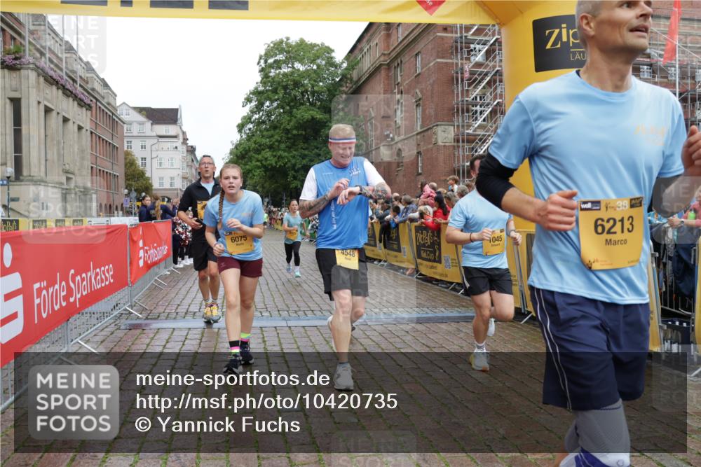 13.09.2026 - Kiel Lauf Yannick Fuchs http://msf.ph/oto/10420735 13.09.2026 09:42:36 Ziel 142, 445, 771, 1045, 1777, 2608, 4548, 5559, 6075, 6213, 6423, 6542, 6913, 8532, 9519, 9592, 9706, 12190, 133, 570, 792, 2910, 2914, 2955, 2977, 3357, 3676, 5011, 5105, 5276, 5336, 5774, 6099, 6599, 6620, 6797, 7687, 8476, 10938, 11793, 12723, 762, 1213, 3827, 3849, 4322, 7874, 8870, 9311, 9629, 11721, 12678, 699, 772, 2910, 3801, 6599, 8829, 9050 meine-sportfotos.de
