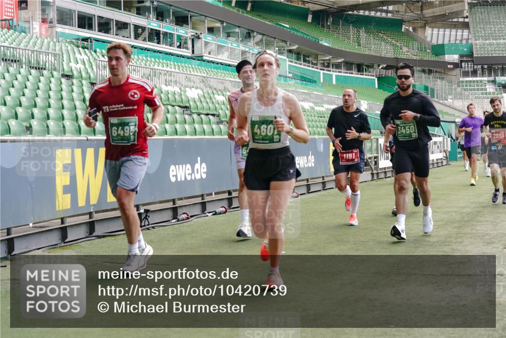 13.09.2026 - 21. swb-Marathon Bremen Michael Burmester http://msf.ph/oto/10420739 13.09.2026 12:58:58 Laufen im Stadion 141, 148, 191, 226, 232, 334, 511, 672, 745, 789, 790, 909, 972, 1080, 1119, 1166, 1191, 1199, 1281, 1516, 1535, 1642, 1647, 1752, 1881, 1931, 1933, 2046, 2210, 2289, 2343, 2367, 2371, 2397, 2423, 2425, 2570, 2577, 2771, 2806, 2807, 2827, 2885, 2899, 2903, 2953, 2961, 2979, 3015, 3021, 3098, 3120, 3124, 3138, 3148, 3182, 3186, 3190, 3233, 3319, 3338, 3435, 3516, 3531, 3534, 3560, 3652, 3655, 3685, 3695, 3933, 3934, 205 meine-sportfotos.de