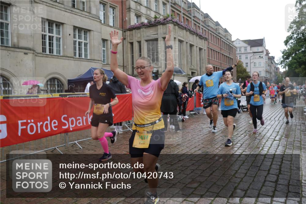13.09.2026 - Kiel Lauf Yannick Fuchs http://msf.ph/oto/10420743 13.09.2026 10:53:11 Ziel 127, 373, 2174, 3104, 3153, 3173, 3500, 4196, 5691, 5924, 6055, 6104, 6181, 6374, 7139, 7869, 8422, 8483, 8518, 10367, 11074, 11097, 11919, 11988, 12217, 12405, 12844, 154, 158, 172, 398, 1071, 1083, 1426, 1433, 1474, 1486, 1535, 1550, 1634, 1812, 1837, 2069, 2089, 2735, 3050, 3054, 3059, 3431, 3452, 3514, 3587, 3657, 3853, 3875, 4570, 5329, 5642, 5643, 5710, 5838, 6015, 6161, 6201, 6695, 6777, 7017, 7139, 7596, 7883, 8516, 8580, 8863, 8905, 8935, 9749, 10721, 172 meine-sportfotos.de