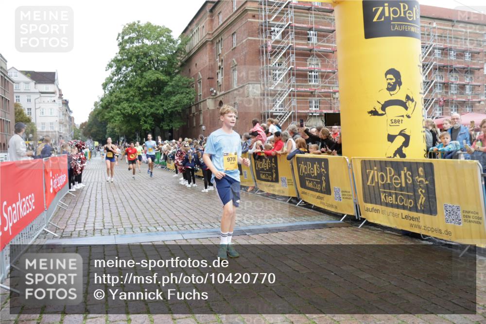 13.09.2026 - Kiel Lauf Yannick Fuchs http://msf.ph/oto/10420770 13.09.2026 09:42:39 Ziel 142, 1045, 1777, 2608, 4322, 4548, 6075, 6213, 6423, 6913, 8532, 9519, 9592, 9706, 12190, 133, 445, 570, 771, 792, 2914, 2955, 2977, 3357, 3676, 5011, 5105, 5276, 5336, 5559, 5774, 6099, 6542, 6620, 6797, 7687, 8476, 10938, 11793, 12190, 12723, 762, 1213, 3827, 3849, 7874, 8191, 8870, 9311, 9629, 11721, 12678, 699, 772, 2910, 3801, 5011, 5276, 6599 meine-sportfotos.de