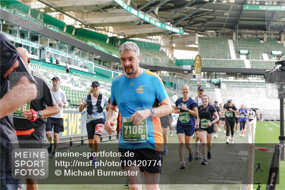 13.09.2026 - 21. swb-Marathon Bremen Michael Burmester http://msf.ph/oto/10420774 13.09.2026 13:21:47 Laufen im Stadion 128, 258, 343, 351, 423, 441, 571, 601, 620, 704, 782, 851, 1060, 1094, 1157, 1158, 1177, 1316, 1344, 1417, 1439, 1518, 1657, 1669, 1676, 1697, 1729, 1808, 1846, 1883, 2010, 2064, 2139, 2201, 2258, 2278, 2290, 2394, 2395, 2414, 2417, 2437, 2501, 2519, 2551, 2588, 2619, 2632, 2652, 2660, 2685, 2711, 2736, 2793, 2828, 2886, 2954, 2964, 2995, 3004, 3010, 3017, 3018, 3022, 3034, 3035, 3036, 3037, 3070, 3074, 3102, 3139, 3144, 3225, 3351, 3682, 3784, 4020, 1506 meine-sportfotos.de