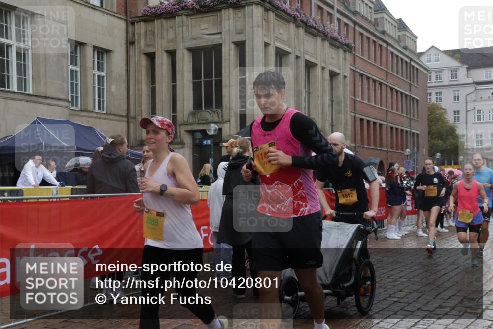 13.09.2026 - Kiel Lauf Yannick Fuchs http://msf.ph/oto/10420801 13.09.2026 10:53:15 Ziel 373, 2174, 2336, 2859, 3104, 3153, 3500, 4196, 5691, 5924, 6055, 6104, 6181, 6374, 7869, 8422, 8483, 8518, 10276, 10367, 11097, 11253, 11919, 12405, 12844, 127, 154, 158, 398, 1071, 1083, 1426, 1433, 1486, 1535, 1550, 1634, 1812, 2069, 2089, 3050, 3059, 3104, 3173, 3431, 3452, 3514, 3587, 3657, 3875, 4570, 5329, 5642, 5643, 5710, 5838, 6015, 6161, 6201, 6695, 6777, 7017, 7139, 7596, 7883, 8516, 8580, 8863, 8905, 8935, 9749, 10721, 11074, 1199, 172 meine-sportfotos.de