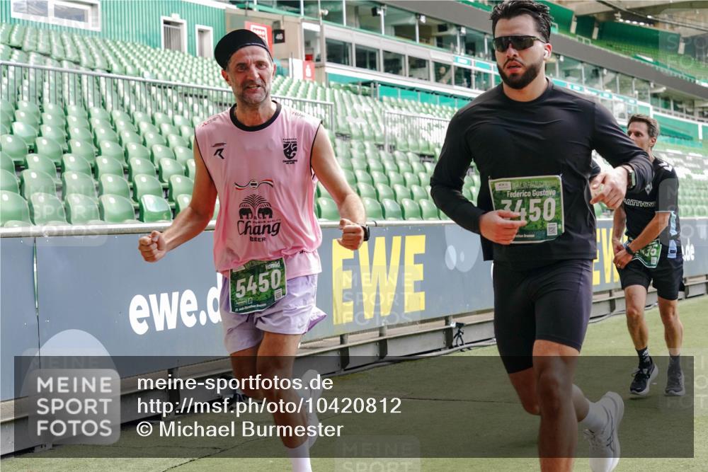 13.09.2026 - 21. swb-Marathon Bremen Michael Burmester http://msf.ph/oto/10420812 13.09.2026 12:59:00 Laufen im Stadion 141, 148, 191, 226, 232, 334, 511, 672, 745, 789, 790, 909, 972, 1080, 1119, 1166, 1191, 1199, 1281, 1516, 1535, 1642, 1647, 1752, 1881, 1931, 1933, 2046, 2210, 2289, 2343, 2367, 2371, 2397, 2423, 2425, 2481, 2570, 2577, 2771, 2806, 2807, 2827, 2885, 2899, 2903, 2953, 2961, 2979, 3015, 3021, 3098, 3120, 3124, 3138, 3148, 3182, 3186, 3190, 3233, 3319, 3338, 3435, 3516, 3531, 3534, 3560, 3652, 3655, 3695, 3933, 3934, 205 meine-sportfotos.de