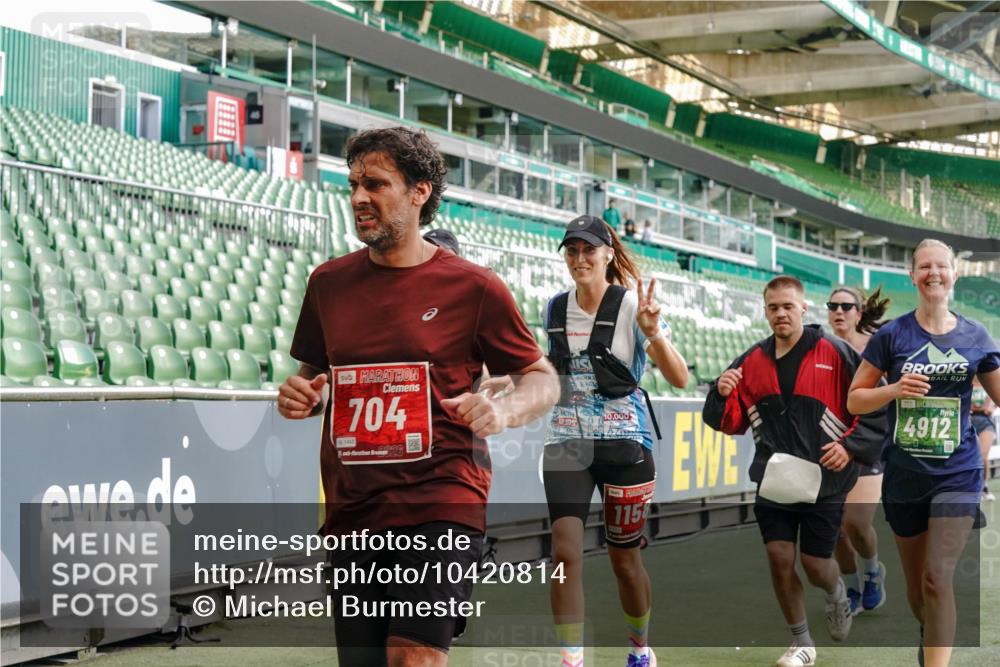 13.09.2026 - 21. swb-Marathon Bremen Michael Burmester http://msf.ph/oto/10420814 13.09.2026 13:21:49 Laufen im Stadion 128, 211, 258, 343, 351, 423, 441, 571, 601, 620, 704, 782, 851, 1060, 1094, 1157, 1158, 1177, 1259, 1316, 1344, 1417, 1439, 1518, 1657, 1669, 1676, 1729, 1808, 1846, 1883, 2010, 2064, 2139, 2201, 2258, 2278, 2290, 2394, 2395, 2414, 2417, 2437, 2501, 2519, 2551, 2588, 2619, 2632, 2652, 2660, 2685, 2711, 2736, 2793, 2828, 2886, 2954, 2964, 2995, 3004, 3010, 3017, 3018, 3022, 3034, 3035, 3036, 3037, 3070, 3074, 3102, 3144, 3225, 3351, 3682, 3784, 4020, 4431, 1506 meine-sportfotos.de