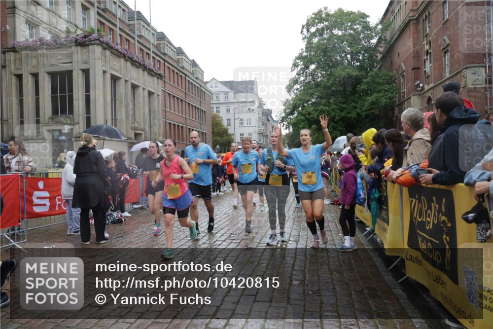 13.09.2026 - Kiel Lauf Yannick Fuchs http://msf.ph/oto/10420815 13.09.2026 10:53:16 Ziel 168, 207, 373, 2174, 2336, 2859, 3153, 3500, 4196, 5691, 5924, 6055, 6104, 6181, 6374, 7869, 8422, 8483, 8518, 10276, 10367, 11097, 11253, 11919, 12405, 12844, 127, 154, 158, 398, 1071, 1083, 1426, 1433, 1486, 1535, 1550, 1634, 1812, 2069, 2089, 3050, 3059, 3104, 3173, 3431, 3452, 3514, 3587, 3657, 3875, 4570, 5329, 5642, 5643, 5710, 5838, 6015, 6161, 6201, 6695, 6777, 7017, 7139, 7596, 7883, 8516, 8518, 8580, 8863, 8905, 8935, 9749, 10721, 11074, 1199, 172 meine-sportfotos.de