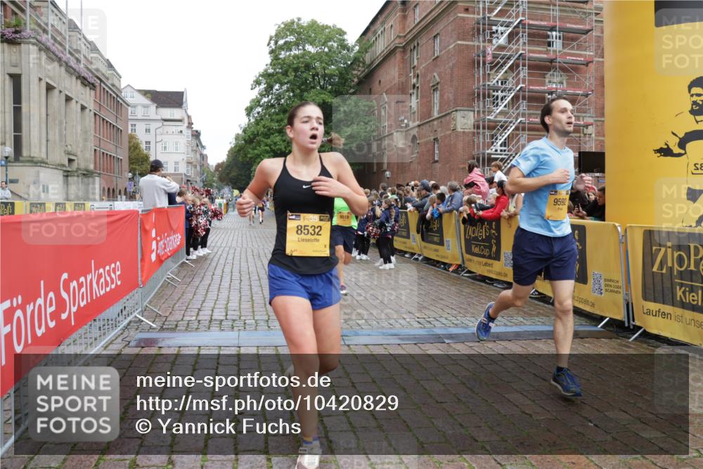 13.09.2026 - Kiel Lauf Yannick Fuchs http://msf.ph/oto/10420829 13.09.2026 09:42:43 Ziel 142, 762, 2608, 3827, 4322, 6423, 6913, 8532, 9519, 9592, 9706, 11721, 133, 445, 570, 771, 792, 1045, 1777, 2608, 2914, 2955, 2977, 3357, 3676, 4548, 5105, 5336, 5559, 5774, 6075, 6099, 6213, 6542, 6620, 6797, 6913, 7687, 8476, 10938, 11793, 12190, 12723, 1040, 1213, 3849, 3850, 5530, 7874, 8191, 8870, 9311, 9629, 11753, 12678, 570, 792, 2910, 5011, 5276, 5336, 6599, 6620, 8476, 12723 meine-sportfotos.de