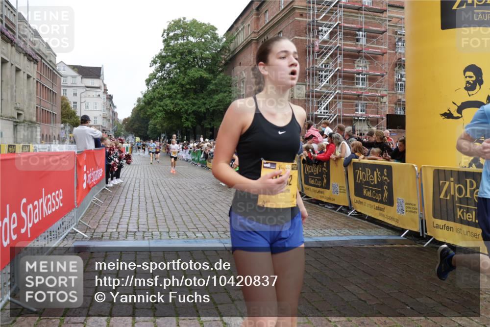 13.09.2026 - Kiel Lauf Yannick Fuchs http://msf.ph/oto/10420837 13.09.2026 09:42:43 Ziel 142, 762, 2608, 3827, 4322, 6423, 6913, 8532, 9519, 9592, 9706, 11721, 133, 445, 570, 771, 792, 1045, 1777, 2608, 2914, 2955, 2977, 3357, 3676, 4548, 5105, 5336, 5559, 5774, 6075, 6099, 6213, 6542, 6620, 6797, 6913, 7687, 8476, 10938, 11793, 12190, 12723, 1040, 1213, 3849, 3850, 5530, 7874, 8191, 8870, 9311, 9629, 11753, 12678, 570, 792, 2910, 5011, 5276, 5336, 6599, 6620, 8476, 12723 meine-sportfotos.de