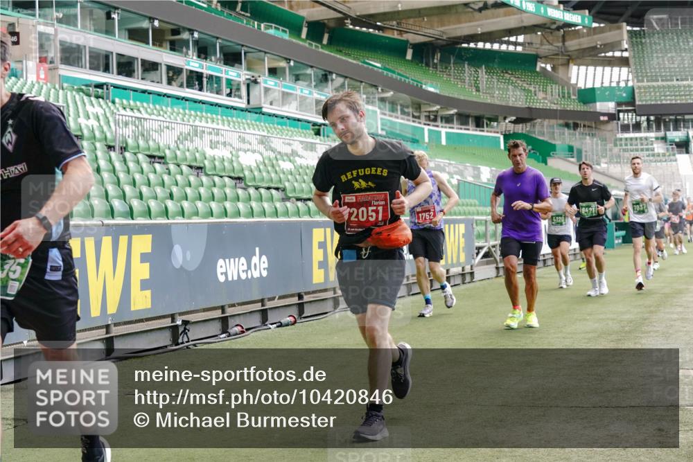 13.09.2026 - 21. swb-Marathon Bremen Michael Burmester http://msf.ph/oto/10420846 13.09.2026 12:59:02 Laufen im Stadion 141, 148, 191, 226, 232, 334, 511, 672, 745, 789, 790, 909, 972, 1080, 1119, 1166, 1191, 1199, 1281, 1516, 1535, 1642, 1647, 1752, 1881, 1931, 1933, 2046, 2210, 2289, 2343, 2367, 2371, 2397, 2423, 2425, 2481, 2570, 2577, 2771, 2806, 2807, 2827, 2885, 2899, 2903, 2953, 2961, 2979, 3015, 3021, 3098, 3120, 3124, 3138, 3148, 3182, 3186, 3190, 3233, 3319, 3338, 3435, 3516, 3531, 3534, 3560, 3652, 3655, 3695, 3930, 3933, 3934, 205 meine-sportfotos.de