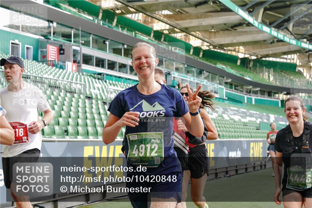 13.09.2026 - 21. swb-Marathon Bremen Michael Burmester http://msf.ph/oto/10420848 13.09.2026 13:21:50 Laufen im Stadion 128, 211, 258, 343, 351, 423, 441, 571, 601, 620, 704, 782, 851, 1060, 1094, 1157, 1158, 1177, 1259, 1316, 1344, 1417, 1439, 1518, 1657, 1669, 1676, 1729, 1808, 1846, 1883, 2064, 2139, 2201, 2258, 2278, 2290, 2394, 2395, 2414, 2417, 2437, 2519, 2551, 2588, 2619, 2632, 2652, 2660, 2685, 2711, 2736, 2793, 2828, 2886, 2954, 2964, 2995, 3004, 3010, 3017, 3018, 3022, 3034, 3035, 3036, 3070, 3074, 3102, 3144, 3225, 3351, 3682, 3784, 4020, 4431, 4584, 1506 meine-sportfotos.de
