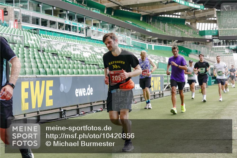 13.09.2026 - 21. swb-Marathon Bremen Michael Burmester http://msf.ph/oto/10420856 13.09.2026 12:59:02 Laufen im Stadion 141, 148, 191, 226, 232, 334, 511, 672, 745, 789, 790, 909, 972, 1080, 1119, 1166, 1191, 1199, 1281, 1516, 1535, 1642, 1647, 1752, 1881, 1931, 1933, 2046, 2210, 2289, 2343, 2367, 2371, 2397, 2423, 2425, 2481, 2570, 2577, 2771, 2806, 2807, 2827, 2885, 2899, 2903, 2953, 2961, 2979, 3015, 3021, 3098, 3120, 3124, 3138, 3148, 3182, 3186, 3190, 3233, 3319, 3338, 3435, 3516, 3531, 3534, 3560, 3652, 3655, 3695, 3930, 3933, 3934, 205 meine-sportfotos.de