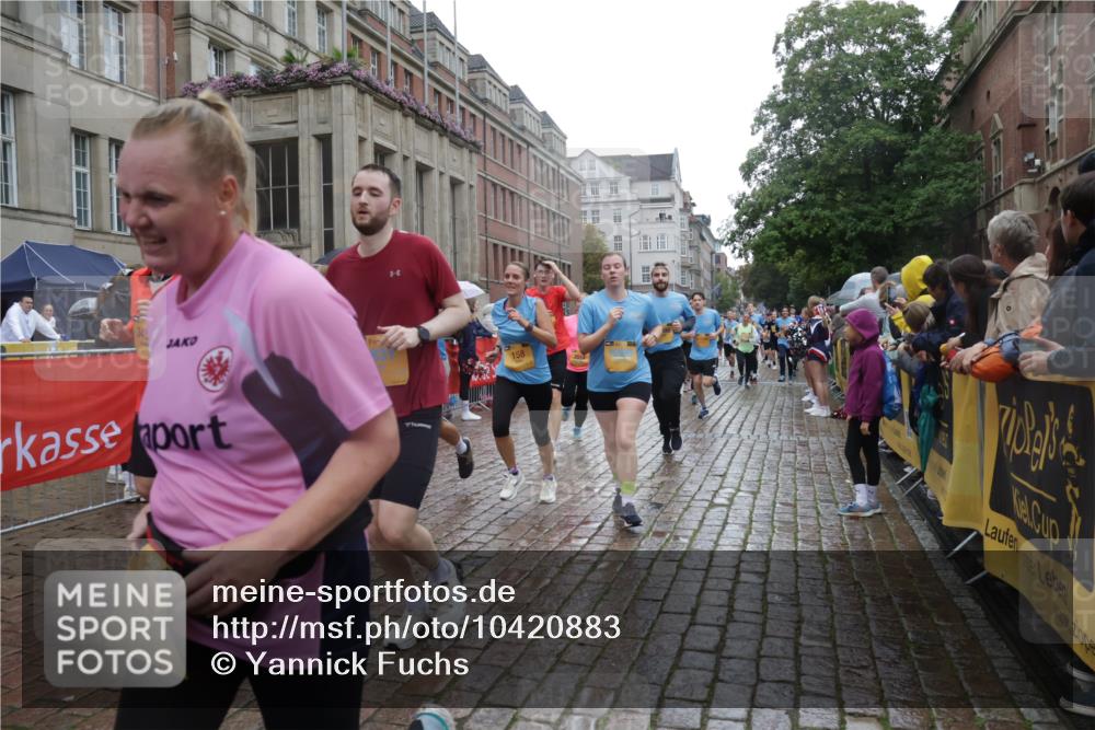 13.09.2026 - Kiel Lauf Yannick Fuchs http://msf.ph/oto/10420883 13.09.2026 10:53:19 Ziel 168, 207, 373, 2174, 2336, 2859, 3153, 4005, 4196, 5691, 6104, 6181, 6543, 6821, 7365, 8422, 10276, 10367, 11097, 11253, 12513, 12844, 127, 154, 158, 1071, 1083, 1426, 1433, 1486, 1535, 1550, 1634, 2069, 3050, 3059, 3104, 3173, 3431, 3452, 3500, 3514, 3587, 3657, 3875, 4570, 5329, 5642, 5643, 5710, 5838, 5924, 6015, 6055, 6161, 6201, 6374, 6695, 6777, 7017, 7139, 7596, 7869, 7883, 8483, 8516, 8518, 8580, 8863, 8905, 8935, 9749, 10721, 11074, 1199, 172 meine-sportfotos.de