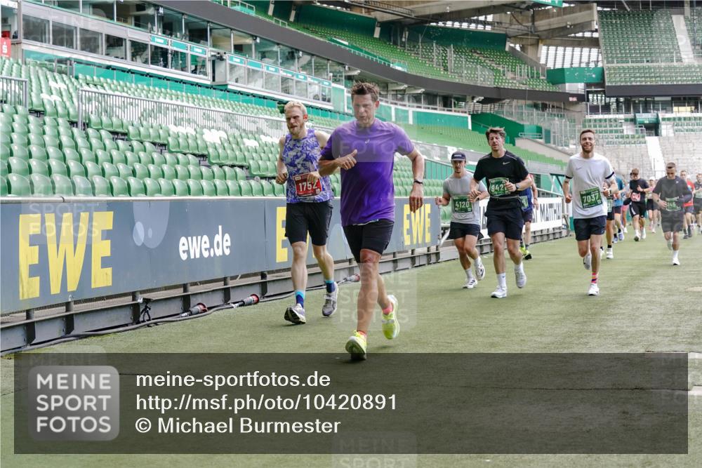 13.09.2026 - 21. swb-Marathon Bremen Michael Burmester http://msf.ph/oto/10420891 13.09.2026 12:59:03 Laufen im Stadion 141, 148, 191, 226, 232, 334, 511, 672, 745, 789, 790, 909, 972, 1080, 1119, 1166, 1191, 1199, 1281, 1516, 1535, 1642, 1647, 1752, 1881, 1931, 1933, 2046, 2210, 2289, 2343, 2367, 2371, 2397, 2423, 2425, 2481, 2570, 2577, 2771, 2806, 2807, 2827, 2885, 2899, 2903, 2953, 2961, 2979, 3015, 3021, 3098, 3120, 3124, 3138, 3148, 3182, 3186, 3190, 3233, 3319, 3338, 3435, 3516, 3531, 3534, 3560, 3652, 3655, 3695, 3930, 3933, 3934, 205 meine-sportfotos.de