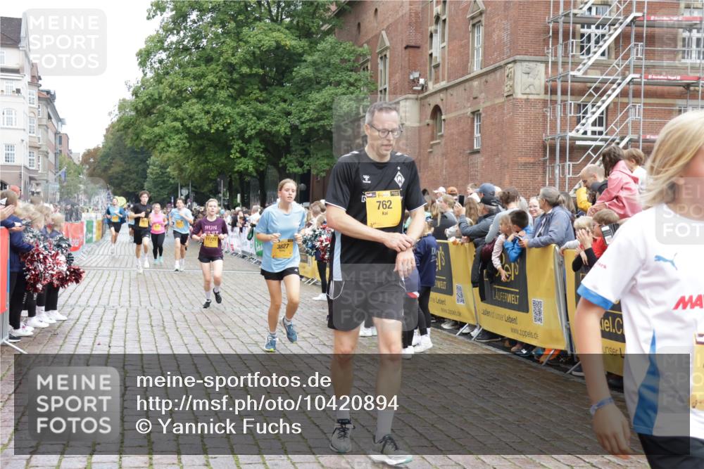 13.09.2026 - Kiel Lauf Yannick Fuchs http://msf.ph/oto/10420894 13.09.2026 09:42:48 Ziel 142, 762, 3827, 3849, 4322, 8532, 8870, 9311, 9519, 9592, 9629, 11721, 12678, 133, 445, 771, 1045, 1777, 2608, 2914, 2955, 2977, 3676, 4548, 5105, 5559, 5774, 6075, 6099, 6213, 6423, 6542, 6797, 6913, 9706, 10938, 11793, 12190, 1040, 1213, 3041, 3850, 5530, 7874, 8191, 9354, 11753, 12259, 570, 792, 3357, 5011, 5105, 5276, 5336, 5774, 6620, 7687, 8476, 11793, 12723 meine-sportfotos.de