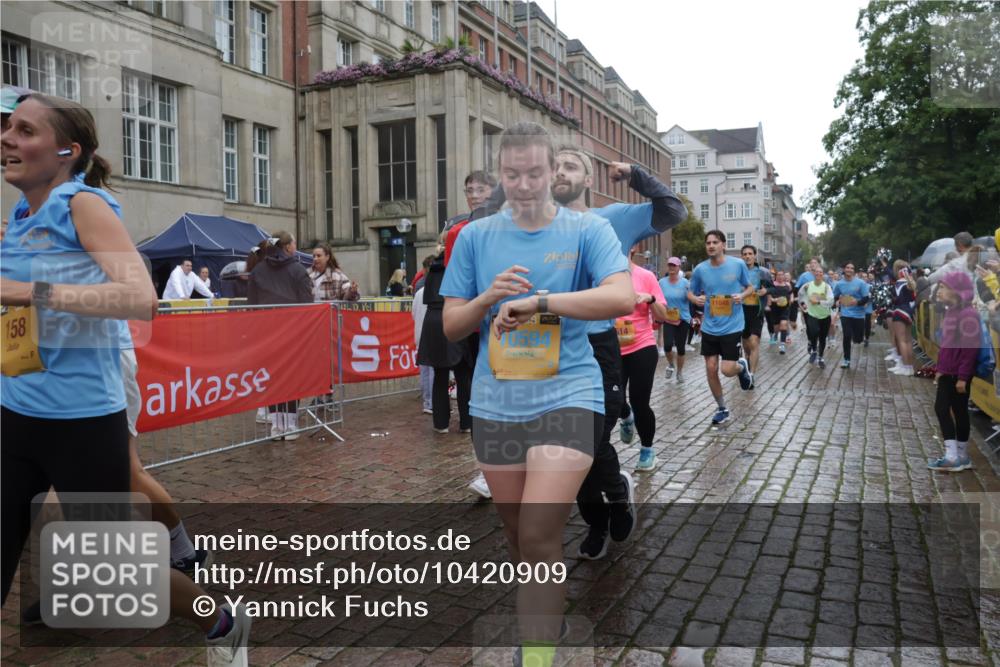 13.09.2026 - Kiel Lauf Yannick Fuchs http://msf.ph/oto/10420909 13.09.2026 10:53:21 Ziel 168, 207, 373, 1757, 2174, 2336, 2859, 3153, 4005, 4196, 5691, 6181, 6543, 6821, 7365, 7649, 8422, 10276, 10367, 11097, 11253, 11556, 12380, 12513, 12844, 127, 154, 158, 1071, 1083, 1426, 1486, 1550, 1634, 3059, 3104, 3173, 3431, 3452, 3500, 3514, 3587, 3657, 3875, 4570, 5329, 5642, 5643, 5710, 5838, 5924, 6015, 6055, 6104, 6161, 6201, 6374, 6695, 6777, 7017, 7139, 7596, 7869, 7883, 8483, 8516, 8518, 8580, 8863, 8905, 8935, 9749, 10721, 11074, 1199, 172 meine-sportfotos.de