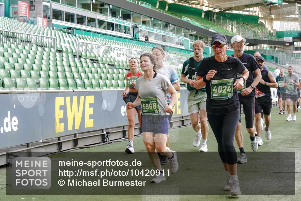 13.09.2026 - 21. swb-Marathon Bremen Michael Burmester http://msf.ph/oto/10420911 13.09.2026 13:21:53 Laufen im Stadion 128, 160, 211, 258, 343, 351, 423, 441, 571, 601, 620, 704, 782, 851, 1060, 1094, 1157, 1158, 1177, 1259, 1316, 1344, 1417, 1439, 1518, 1657, 1669, 1676, 1729, 1808, 1846, 1883, 2139, 2201, 2258, 2278, 2290, 2394, 2395, 2414, 2417, 2437, 2504, 2519, 2551, 2588, 2619, 2632, 2652, 2660, 2685, 2711, 2736, 2793, 2828, 2886, 2954, 2964, 2995, 3004, 3010, 3022, 3034, 3070, 3074, 3102, 3144, 3225, 3351, 3682, 3784, 4020, 4431, 4584, 1506 meine-sportfotos.de