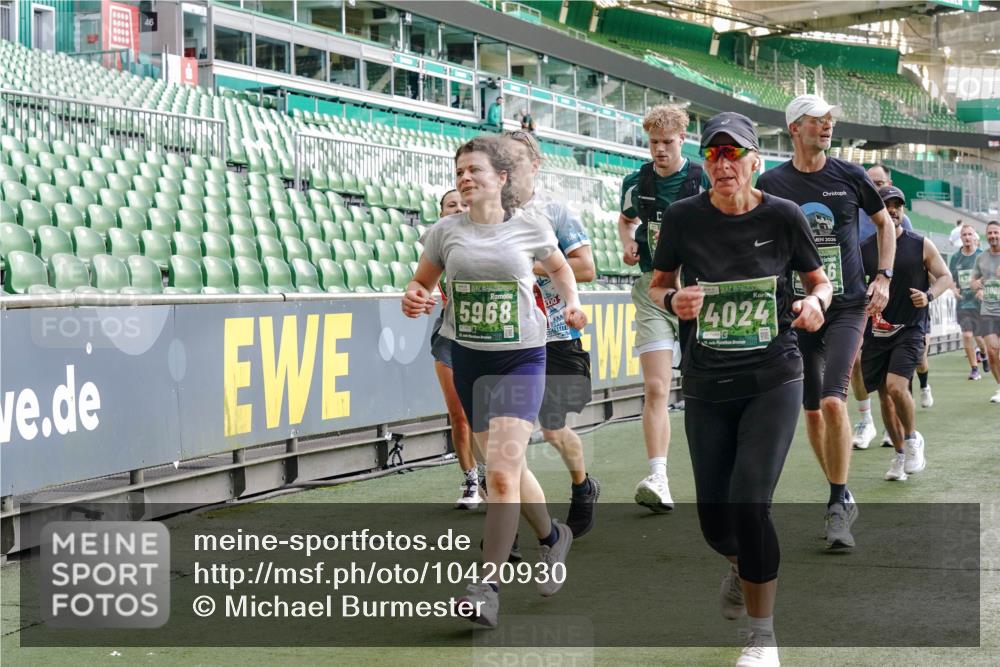 13.09.2026 - 21. swb-Marathon Bremen Michael Burmester http://msf.ph/oto/10420930 13.09.2026 13:21:54 Laufen im Stadion 128, 160, 211, 258, 343, 351, 423, 441, 571, 601, 620, 704, 782, 851, 1060, 1094, 1157, 1158, 1177, 1259, 1316, 1344, 1417, 1439, 1518, 1657, 1669, 1676, 1729, 1808, 1846, 1883, 2139, 2201, 2258, 2278, 2290, 2394, 2395, 2414, 2417, 2437, 2504, 2519, 2551, 2588, 2619, 2632, 2652, 2660, 2685, 2711, 2736, 2793, 2828, 2886, 2954, 2964, 2995, 3004, 3010, 3022, 3034, 3070, 3074, 3102, 3144, 3225, 3351, 3682, 3784, 4020, 4431, 4584, 1506 meine-sportfotos.de