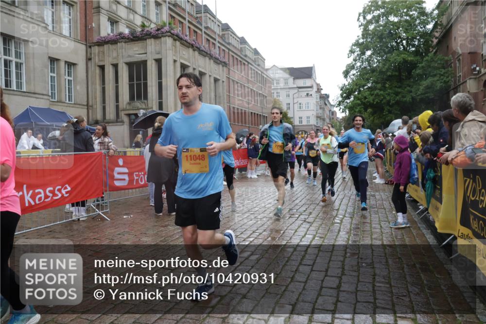 13.09.2026 - Kiel Lauf Yannick Fuchs http://msf.ph/oto/10420931 13.09.2026 10:53:22 Ziel 168, 207, 373, 1757, 2174, 2336, 2859, 3153, 4005, 4196, 5691, 6181, 6543, 6821, 7365, 7649, 8422, 10276, 10367, 11097, 11253, 11556, 12380, 12513, 127, 154, 1071, 1083, 1426, 1486, 1550, 3059, 3104, 3153, 3173, 3431, 3500, 3514, 3587, 3657, 3875, 4570, 5329, 5642, 5643, 5710, 5838, 5924, 6015, 6055, 6104, 6161, 6201, 6374, 6695, 6777, 7017, 7139, 7596, 7869, 7883, 8483, 8516, 8518, 8580, 8863, 8905, 8935, 9749, 10721, 11074, 1199 meine-sportfotos.de