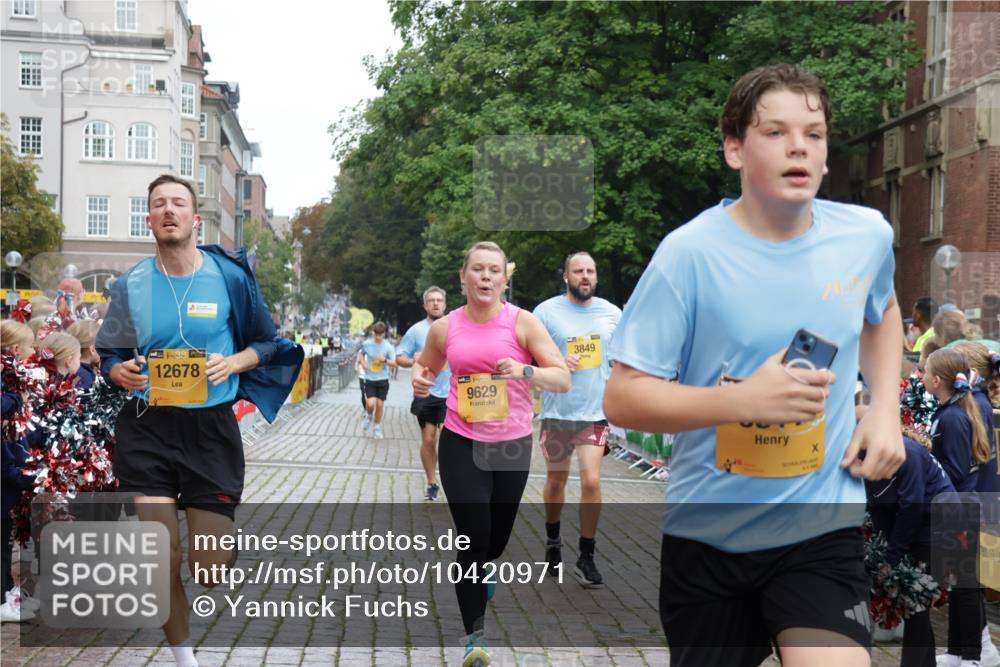 13.09.2026 - Kiel Lauf Yannick Fuchs http://msf.ph/oto/10420971 13.09.2026 09:42:53 Ziel 762, 1213, 3827, 3849, 4322, 7874, 8191, 8870, 9311, 9629, 11721, 12678, 133, 142, 445, 771, 1045, 1777, 2608, 2914, 2955, 2977, 4548, 5559, 6075, 6099, 6213, 6423, 6542, 6797, 6913, 8532, 9519, 9592, 9706, 10938, 12190, 1040, 3041, 3850, 5530, 9354, 9933, 10047, 10118, 11753, 12259, 133, 2955, 2977, 3357, 3676, 5105, 5336, 5774, 6620, 6797, 7687, 8476, 10938, 11793 meine-sportfotos.de