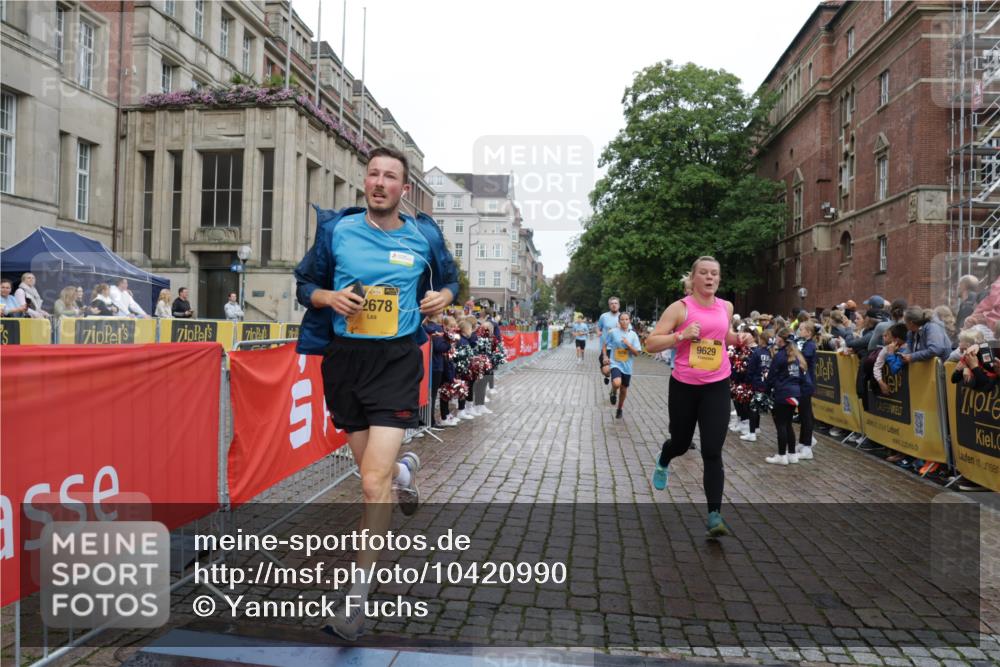 13.09.2026 - Kiel Lauf Yannick Fuchs http://msf.ph/oto/10420990 13.09.2026 09:42:54 Ziel 762, 1213, 3827, 3849, 4322, 7874, 8191, 8870, 9311, 9629, 11721, 12678, 142, 445, 771, 1045, 1777, 2608, 2914, 2955, 2977, 4322, 4548, 5559, 6075, 6099, 6213, 6423, 6542, 6913, 8532, 9519, 9592, 9706, 10938, 12190, 1040, 3041, 3850, 5530, 5929, 7532, 8808, 9354, 9933, 10047, 10118, 11753, 12259, 133, 2914, 2955, 2977, 3357, 3676, 5105, 5774, 6797, 7687, 10938, 11793 meine-sportfotos.de