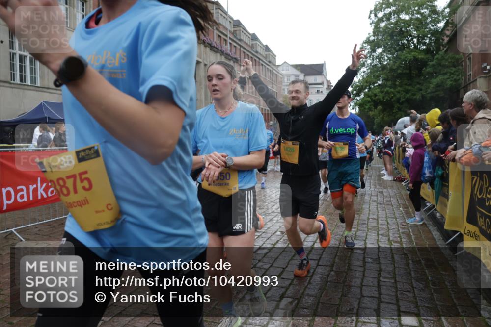13.09.2026 - Kiel Lauf Yannick Fuchs http://msf.ph/oto/10420993 13.09.2026 10:53:27 Ziel 168, 207, 1757, 2336, 2692, 2859, 3498, 4005, 4657, 5285, 5766, 5769, 5788, 6543, 6821, 7021, 7132, 7365, 7649, 10276, 11166, 11253, 11537, 11556, 12380, 12513, 127, 154, 373, 1071, 1083, 1426, 1486, 1550, 2174, 2336, 3059, 3104, 3153, 3173, 3431, 3500, 3587, 3657, 3875, 4196, 5329, 5642, 5643, 5691, 5710, 5838, 5924, 6015, 6055, 6104, 6161, 6181, 6374, 6695, 6777, 7139, 7596, 7869, 8422, 8483, 8516, 8518, 8580, 8863, 8905, 8935, 9749, 10367, 10721, 11074, 11097, 1199 meine-sportfotos.de